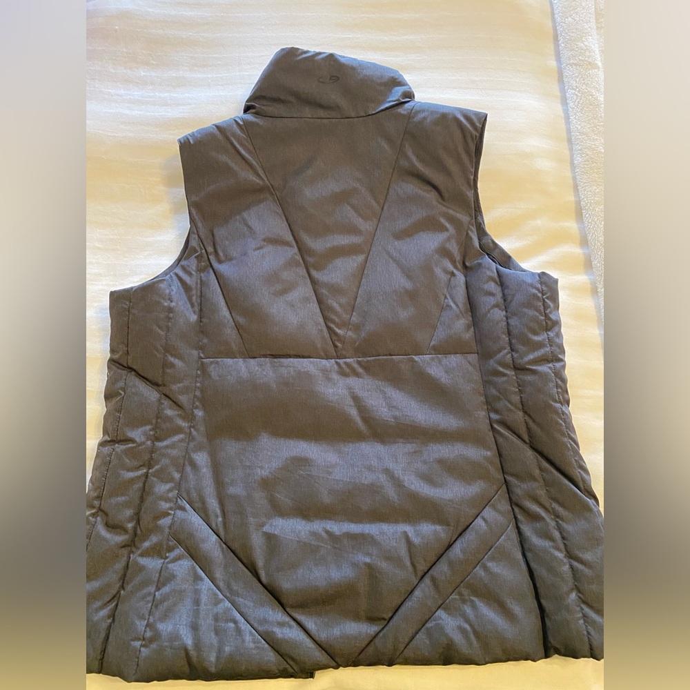 Champion Women's Gray Down Filled Soft Puffer Vest size XL Excellent Condition! - Picture 3 of 4